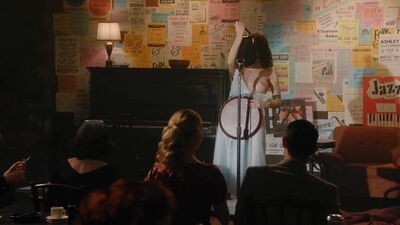 Rachel Brosnahan In 'The Marvelous Mrs. Maisel' - Film nackt