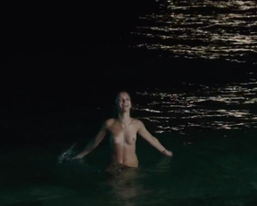 Lola Le Lenn - One Wild Moment - Film nackt