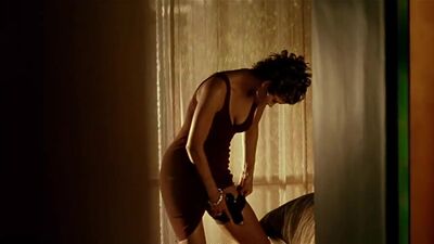 Halle Berry's Best Plot In Monster's Ball And Swordfish - Film nackt
