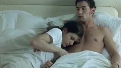 Caroline Ducey In Romance - Film nackt