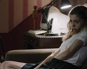 Natalia Dyer Watching It For The Plot - Film nackt