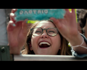 Emily Meade Flashing Her Back Plot In Nerve - Film nackt