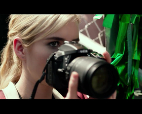 Emily Meade Flashing Her Back Plot In Nerve - Film nackt