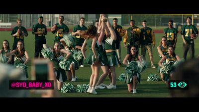 Emily Meade Flashing Her Back Plot In Nerve - Film nackt
