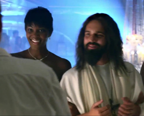 Cassie Keller  Chernise Yvette Heavenly Plot In A Very Harold  Kumar 3D Christmas - Film nackt