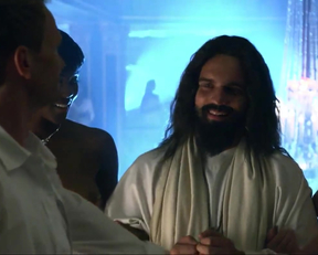 Cassie Keller  Chernise Yvette Heavenly Plot In A Very Harold  Kumar 3D Christmas - Film nackt