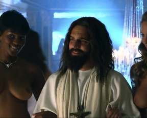 Cassie Keller  Chernise Yvette Heavenly Plot In A Very Harold  Kumar 3D Christmas - Film nackt