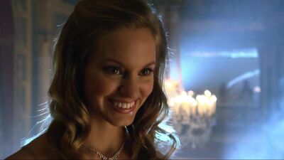 Cassie Keller  Chernise Yvette Heavenly Plot In A Very Harold  Kumar 3D Christmas - Film nackt