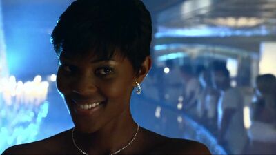 Cassie Keller  Chernise Yvette Heavenly Plot In A Very Harold  Kumar 3D Christmas - Film nackt