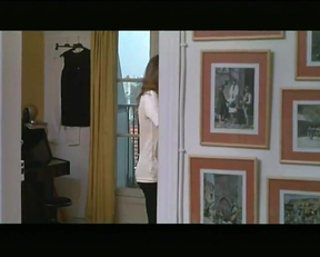 Young Marion Cotillard - Film nackt