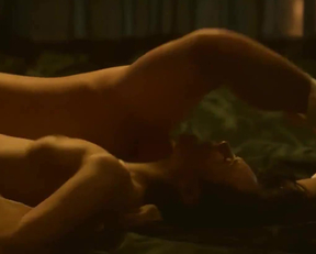 Lim Ji-Yeon  Lee Yoo-Young - Lesbian Sex Scene In 'The Treacherous' - Film nackt