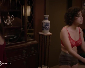 Ilana Glazer And Abbi Jacobson On Broad City - Film nackt