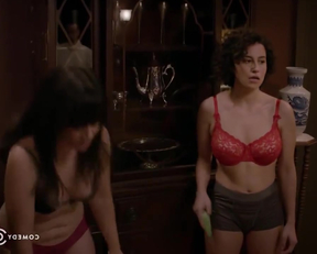 Ilana Glazer And Abbi Jacobson On Broad City - Film nackt