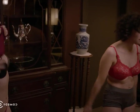 Ilana Glazer And Abbi Jacobson On Broad City - Film nackt