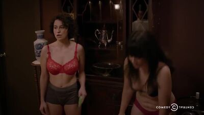 Ilana Glazer And Abbi Jacobson On Broad City - Film nackt