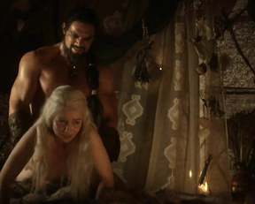 Happy Birthday To Emilia Clarke - GOT - Film nackt