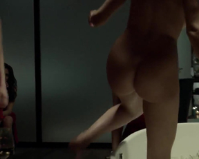 Luisa Moraes In 'Solace' - Film nackt