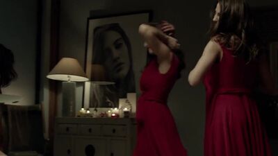 Luisa Moraes In 'Solace' - Film nackt