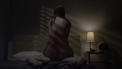 Sarah Hagan In 'Sun Choke' - Film nackt