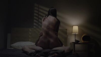 Sarah Hagan In 'Sun Choke' - Film nackt