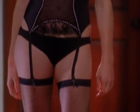 Yvonne Strahovski - Film nackt