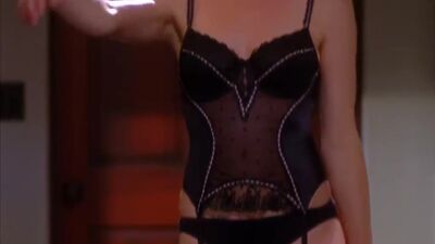 Yvonne Strahovski - Film nackt