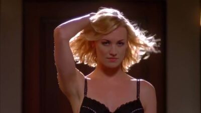 Yvonne Strahovski - Film nackt