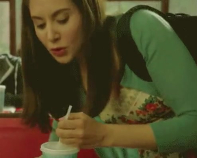 Alison Brie In Community TV Show - Film nackt