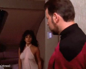 Deanna Troi - Film nackt
