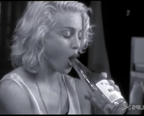 Madonna Deepthroating A Bottle In Truth Or Dare - Film nackt