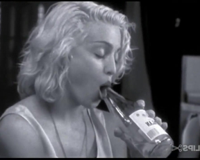 Madonna Deepthroating A Bottle In Truth Or Dare - Film nackt