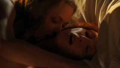 Amanda Seyfried And Julianne Moore - Chloe - Film nackt