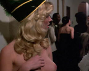 Peggy Trentini - Young Doctors In Love - Film nackt