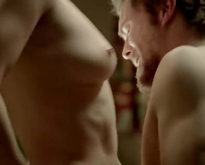 Jennifer Thompson In 'Femme Fatales' - Film nackt