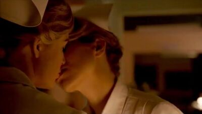 Caity Lotz Various Lesbian Kissing - DCs Legends Of Tomorrow - Film nackt
