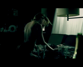 Tara Radcliffe In Femme Fatales - Film nackt