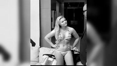 Chloë Grace Moretz - Bikini Plot In 'I Love You, Daddy' - Film nackt