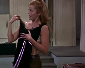 Jane Fonda Shaking Her Plot In Barefoot In The Park - Film nackt