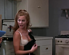 Jane Fonda Shaking Her Plot In Barefoot In The Park - Film nackt