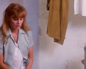 Kimberley Kates  Lucie Benesova - Chained Heat II - Film nackt