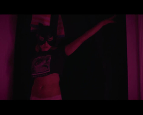 Aubrey Plaza Is A Slutty Catwoman In Ingrid Goes West - Film nackt