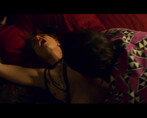 Gwen Hollander - Future Man - Film nackt