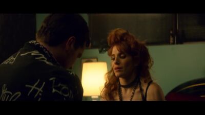 Gwen Hollander - Future Man - Film nackt