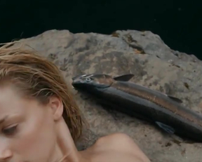 Amber Heard In The River Why - Film nackt