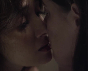 Sara Malakul Lane  Sarah Hagan Pussy Grab Plot In Sun Choke - Film nackt