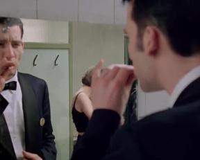 Alex Kingston  Kate Hardie - Croupier - Film nackt