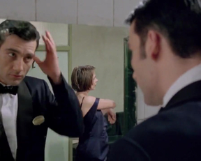 Alex Kingston  Kate Hardie - Croupier - Film nackt