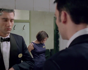 Alex Kingston  Kate Hardie - Croupier - Film nackt