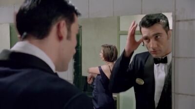 Alex Kingston  Kate Hardie - Croupier - Film nackt