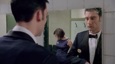 Alex Kingston  Kate Hardie - Croupier - Film nackt